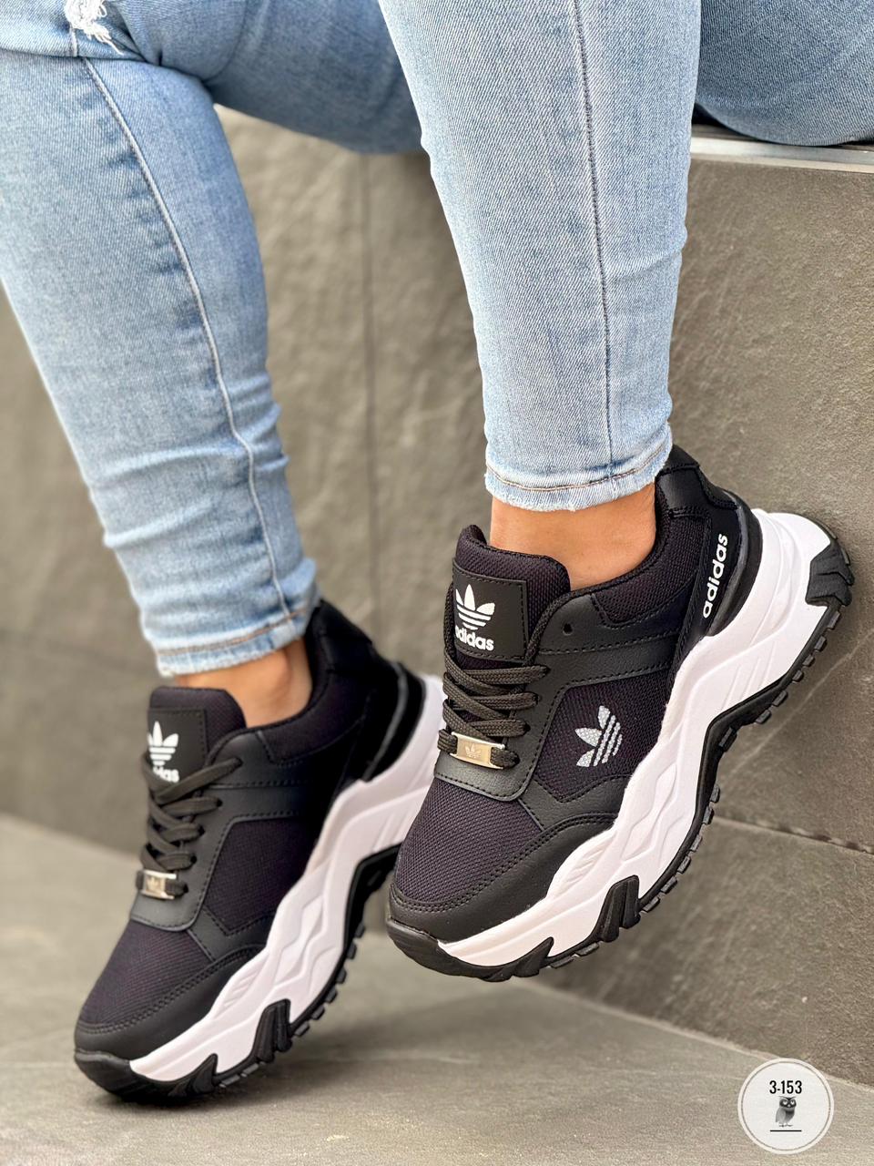 TENIS ADI PARA DAMA