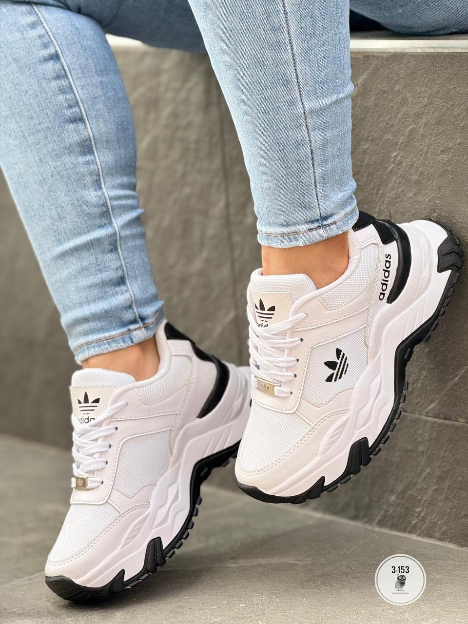 TENIS ADI PARA DAMA
